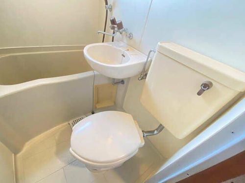 シティコザワの内装