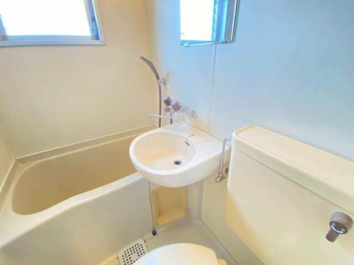 シティコザワの内装