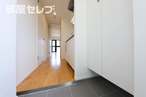 COZY大曽根の玄関