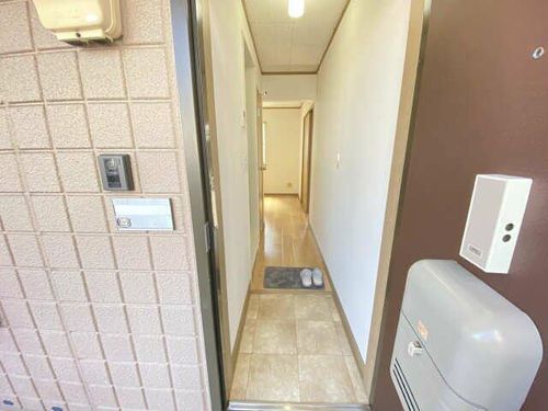 コンフォート小幡の玄関