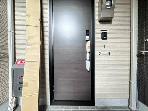 プラム86の玄関