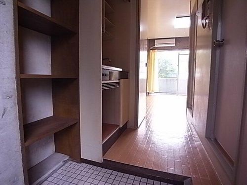 スパローズネストの内装