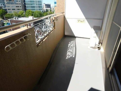 名駅・ドットマンションの内装