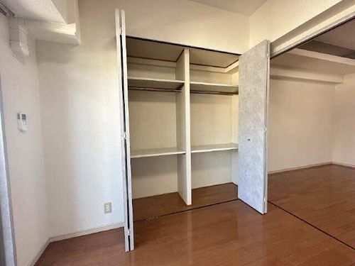 名駅・ドットマンションの内装