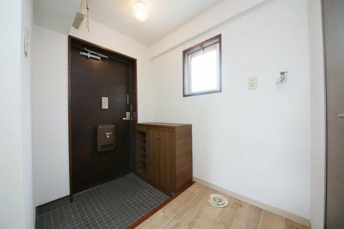 サンライフ有楽804の玄関