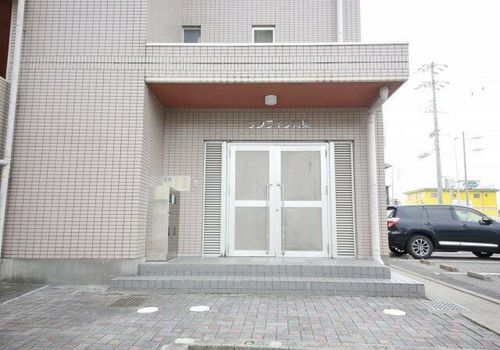 サンライフ有楽804の玄関