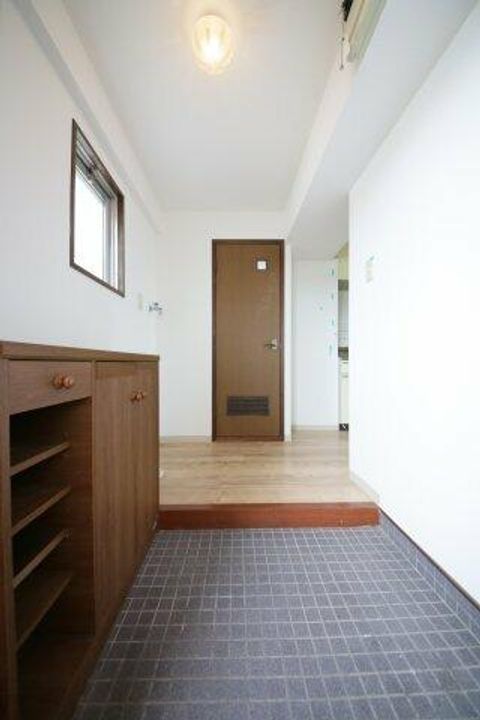 サンライフ有楽804の玄関