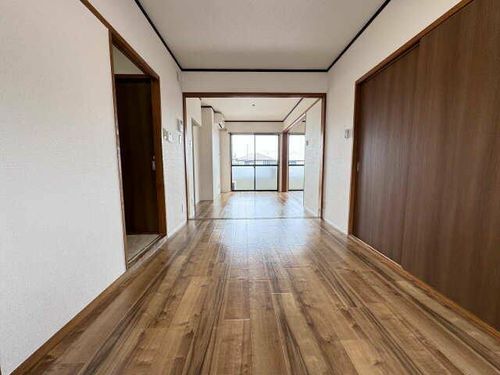 フラワーハイツの居間