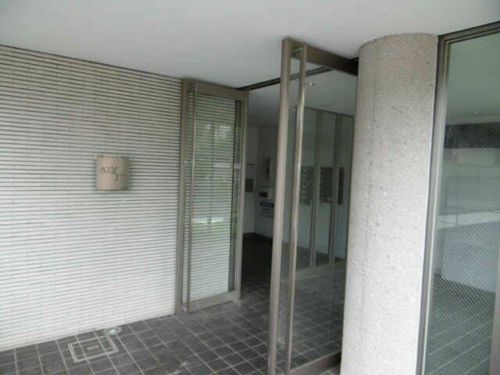 アクシス白山の玄関