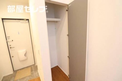 カーサ9名駅105の内装