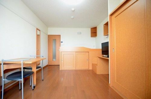 レオパレスオラージュ203の居間