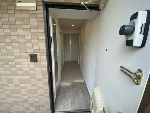 グリーンコート城山の玄関