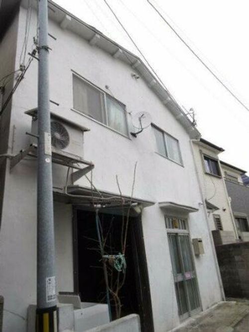 英マンションの外観