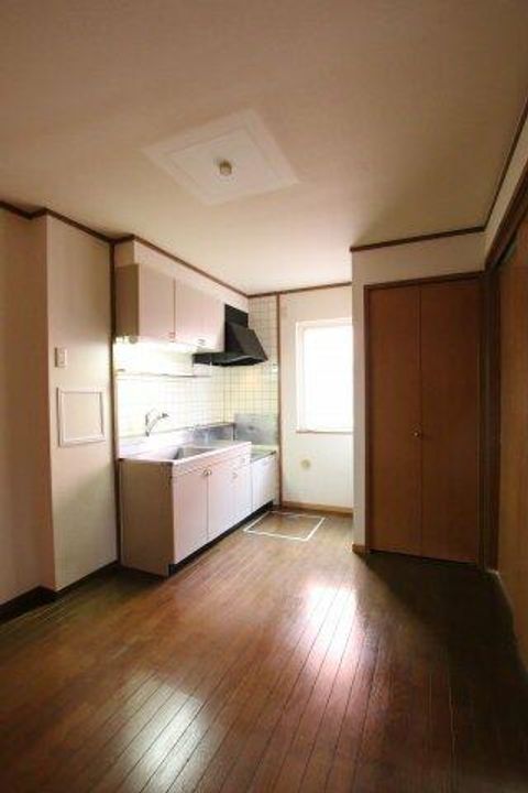 ぺリプエストⅠ番館の居間