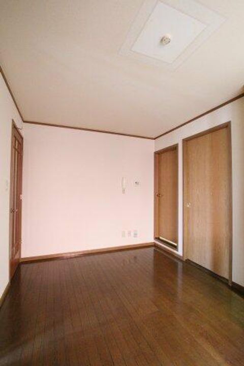 ぺリプエストⅠ番館の居間