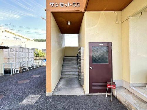 サンセット55の玄関
