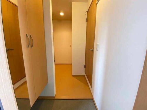 ラフィネ・マルモ303の玄関