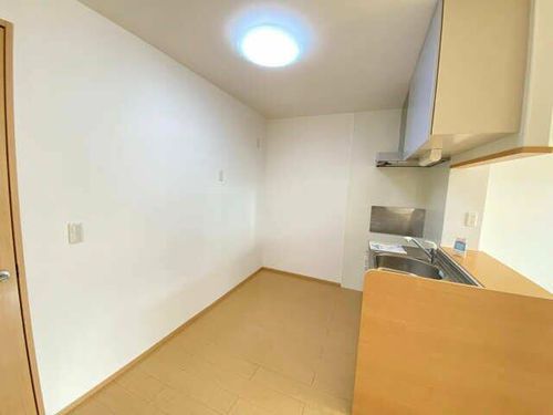 ラフィネ・マルモ303のキッチン