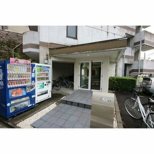 Kコート観月の玄関