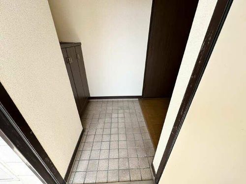 セーラム川澄の玄関