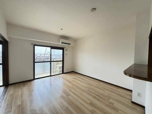 サンフィールド如意申の居間