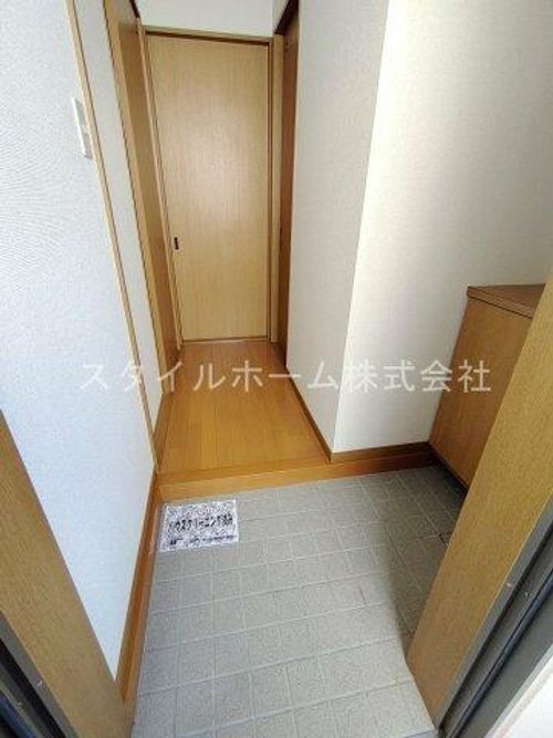 アベニールKの玄関