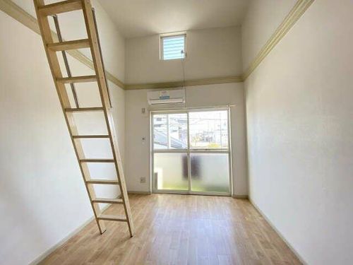 ニッシンハイツ高畑の居間