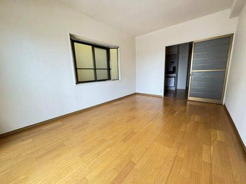 サンシャインハイツの居間