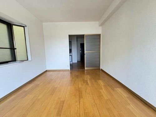 サンシャインハイツの居間