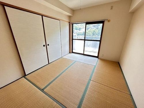 シャルダン中尾301の内装