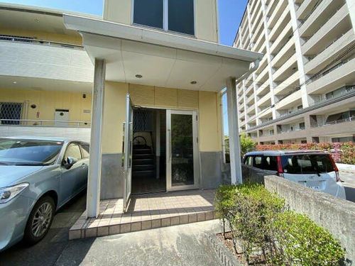 RESIDENCE四季 弐番館の玄関