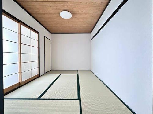 スカイルコスモスC棟の玄関