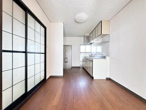 スカイルコスモスC棟の居間