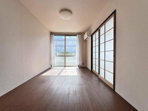 スカイルコスモスC棟の居間