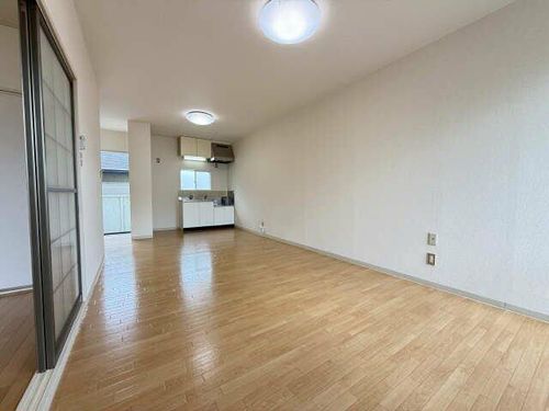 KUR HAUS N C棟の居間