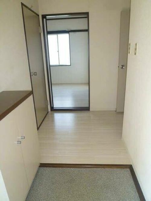 エクセル北邸Aの玄関