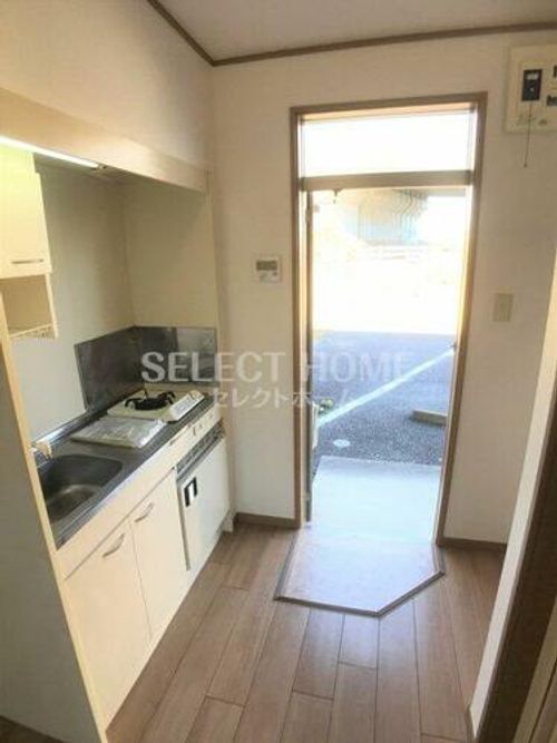 スカイタウン鈴木103の玄関