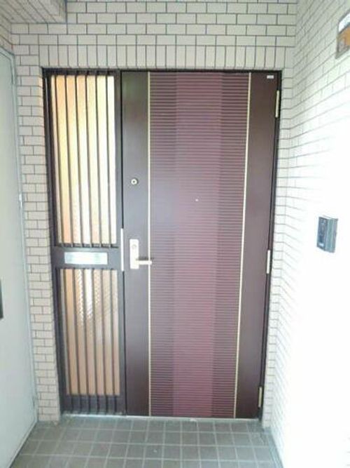 ペルテ金城の玄関