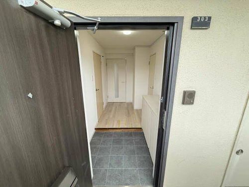 サンライフ喜多山 東棟の玄関