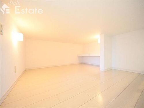 Lucie鳴海の内装