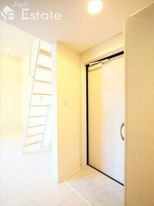 Lucie鳴海の玄関