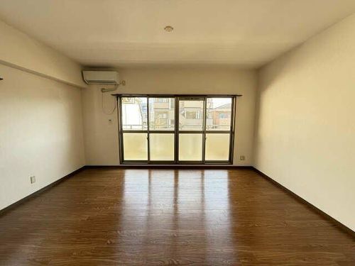 アゼリアガーデン 北館の居間