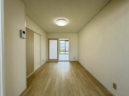 ホワイエはせがわの居間