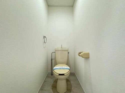 ホワイエはせがわの内装