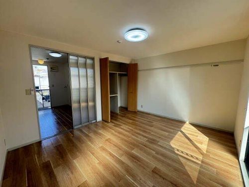 アイリス観月の居間