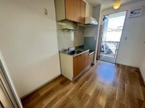 アイリス観月の居間