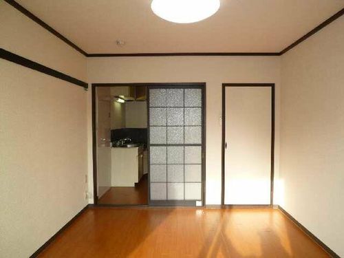フォーブルモトヨシの居間