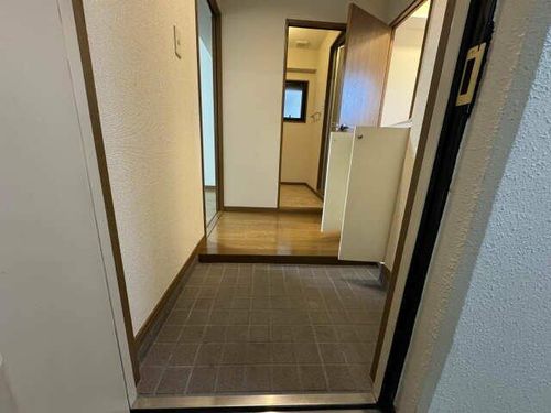 KATOHマンションの玄関