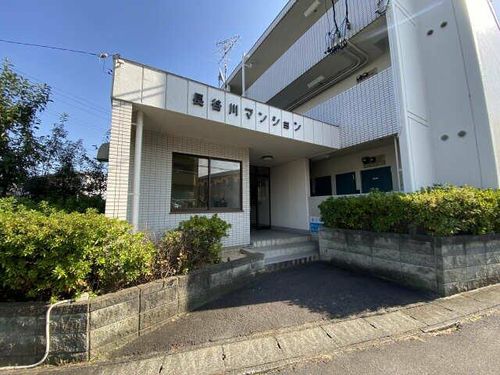 長谷川マンションの玄関