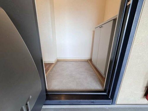 フォーレス東郷 A棟の玄関